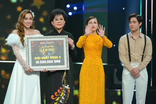 (Clip) Hãy Nghe Tôi Hát 2021: Tina Ngọc Nữ khiến Danh ca Giao Linh phải bật khóc với ca khúc Hai vì sao lạc