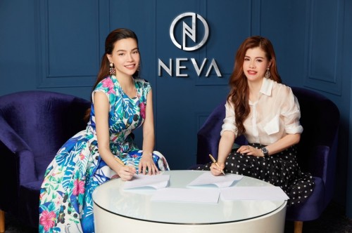 Giám đốc NEVA cùng Đại sứ Hồ Ngọc Hà trở lại làng mode với BST mới