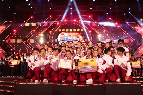 Nhóm AYS xuất sắc đạt giải Quán quân bảng phong trào Dalat Best Dance Crew 2023 – Hoa Sen Home International Cup