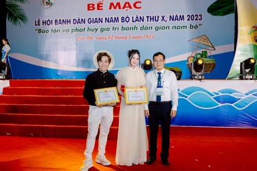  Nhà thiết kế Ivan Trần được nhận giấy khen của Sở VH TT DL thành phố Cần Thơ