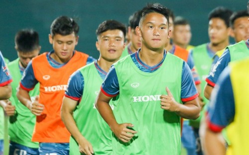 HLV Troussier gây sốc: Loại cầu thủ Việt kiều khỏi U.23 Việt Nam để… đẩy lên đội tuyển