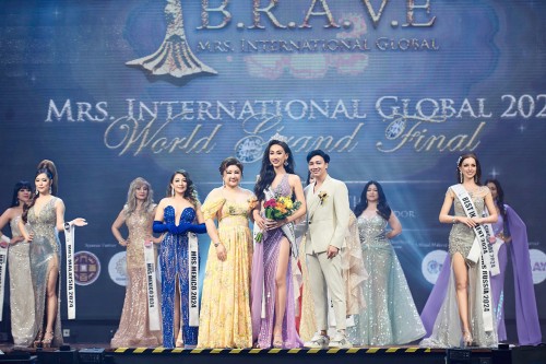 Trần Huyền Trang khiến fan sắc đẹp Việt Nam tự hào khi đăng quang ngôi vị Hoa hậu Đại sứ quốc tế 