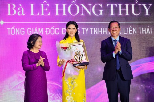 CEO IPPG Lê Hồng Thủy Tiên nhận giải nữ doanh nhân xuất sắc TP.HCM 2024