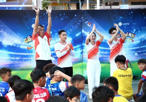 MC Công Tố, Lê Bống dẫn dắt hàng trăm tài năng bóng đá chinh phục Bùi Tấn Trường, Hồ Tuấn Tài