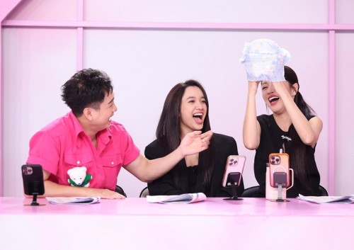 Livestream Tập 6 Siêu Sao Siêu Sales: Puka review “rôm rả”, Hữu Đằng mukbang bánh trung thu liên hồi