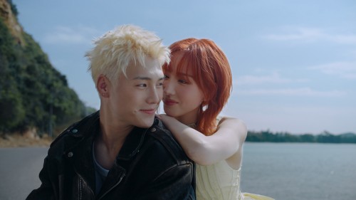 MIN kể câu chuyện tình yêu dưới góc nhìn trưởng thành hơn trong đĩa đơn  mới phát hành '(từng là) Boyfriend, Girlfriend'