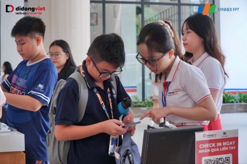 D.Educare của Di Động Việt mang cả thế giới công nghệ 'đổ bộ' Vinschool và HIU: Từ iPad, MacBook, Samsung tới xe máy điện