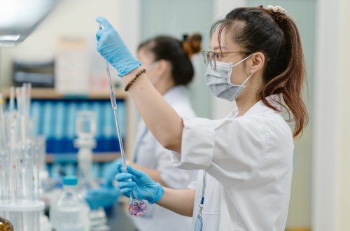 NGÀNH DƯỢC VIỆT NAM - HÀNH ĐỘNG CHIẾN LƯỢC ĐỂ PHÁT TRIỂN BỀN VỮNG
