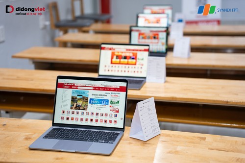 Gen Z Đại học Ngoại thương hào hứng ‘bóc tính năng ẩn’ của MacBook cùng D.Educare