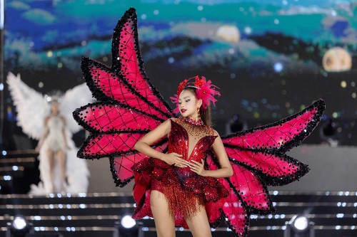 COSMO CARNIVAL SHOW BY NAM A BANK MANG LINH HỒN LỄ HỘI QUỐC TẾ VỀ VIỆT NAM
