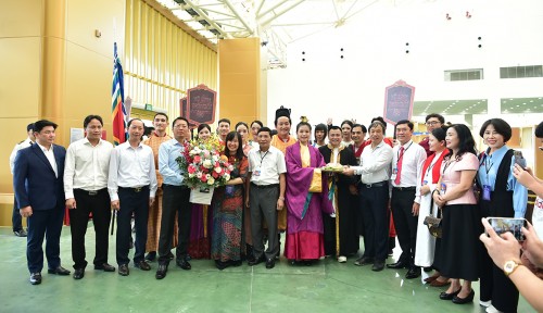 PHIM ĐIỆN ẢNH HỘ LINH TRÁNG SĨ MANG KHÍ PHÁCH VIỆT NGÀN NĂM ĐẾN TRIỂN LÃM 80 NĂM HÀNH TRÌNH ĐỘC LẬP - TỰ DO - HẠNH PHÚC VỚI MÀN DIỄU HÀNH CỔ PHỤC VÀ GIAN HÀNG TRẢI NGHIỆM ĐẶC BIỆT 