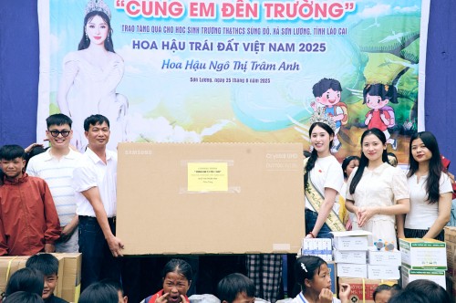 Hoa hậu Trái Đất Việt Nam Trâm Anh mang yêu thương đến học sinh vùng cao Tây Bắc