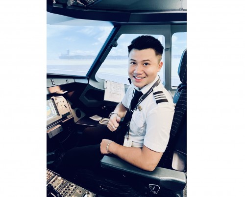 Khám phá nghề lái máy bay cho người “siêu VIP” qua lời kể của Khanh Michael – chàng phi công lái chuyên cơ người Việt  