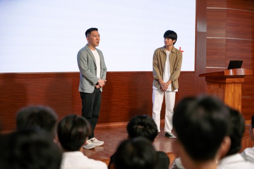 Đạo diễn Hoàng Nam chia sẻ lý do đổi tên phim thành ‘hế hệ kỳ tích