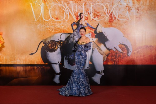 Bùng nổ sự kết hợp lần đầu của Văn Mai Hương cùng Chi Pu, Hà Trần