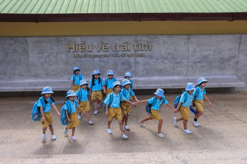 Trường Tiểu học Hiểu Về Trái Tim Đắk Nông: Ngôi trường sinh ra từ tình  thương