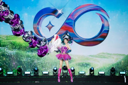 GẦN 40 ĐẠI DIỆN MISS COSMO 2025 MANG SẮC MÀU CARNIVAL ĐẾN SÂN KHẤU KHAI MẠC LỄ HỘI TRÀ QUỐC TẾ - WORLD T.E.A FEST 2025