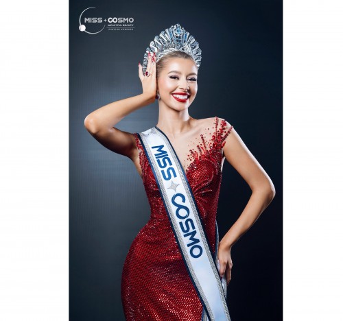 ĐẠI DIỆN USA - YOLINA LINDQUIST CHÍNH THỨC ĐĂNG QUANG MISS COSMO 2025