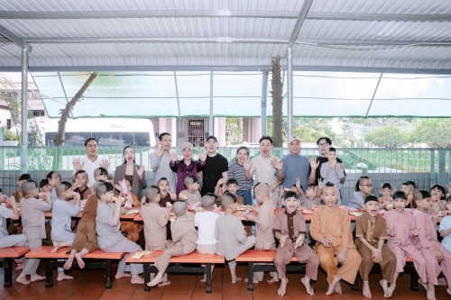 Hoa hậu Hoàng Thanh Nga dành cả thời gian cuối năm cho  hành trình thiện nguyện tại xã Bình Chánh