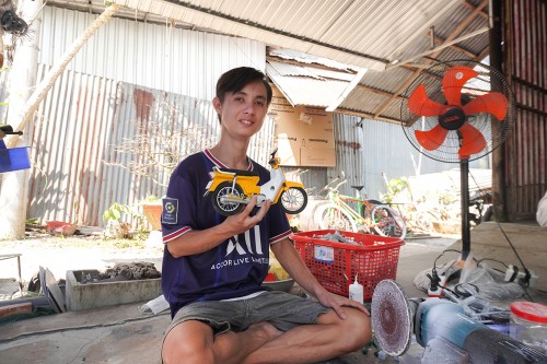 Chàng trai khiếm thính 