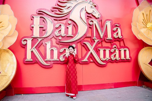 Hoa hậu Hoàng Thanh Nga đón xuân rực rỡ với một năm tự hào và biết ơn