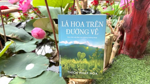 Lá hoa trên đường về - Nẻo về của chân tâm