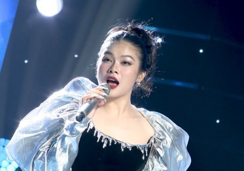 [Clip]Ca sĩ Trân Oanh: Khi 