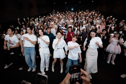 Sao nhí Thái Lan Nina đổ bộ Việt Nam, hội tụ dàn cast “Phí Phông: Quỷ Máu Rừng Thiêng” khuấy đảo mạng xã hội