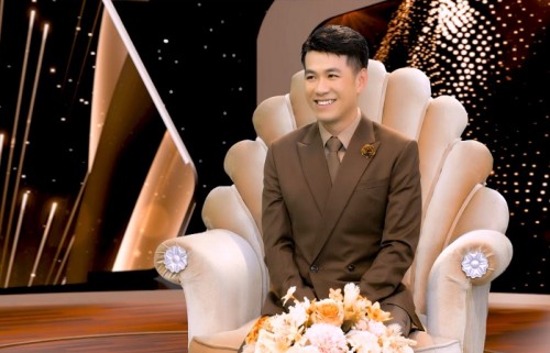 [Clip]Hồ Trung Dũng chơi lớn khi ra album nhạc bằng băng cassette 